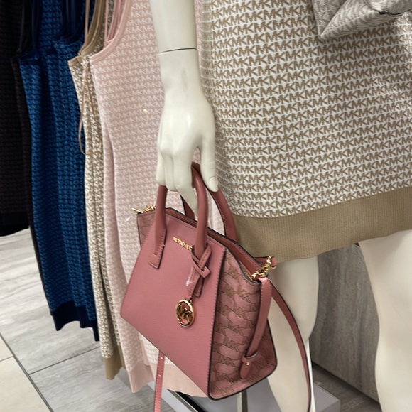 Michael Kors Avril Small Signature PVC Top Zip Satchel Crossbody Bag
Rose - Picture 11 of 16